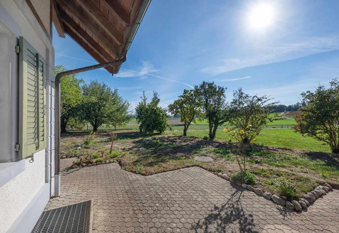 Spacious residential house with plenty of outdoor space in an idyllic location - Photo 6 of 19