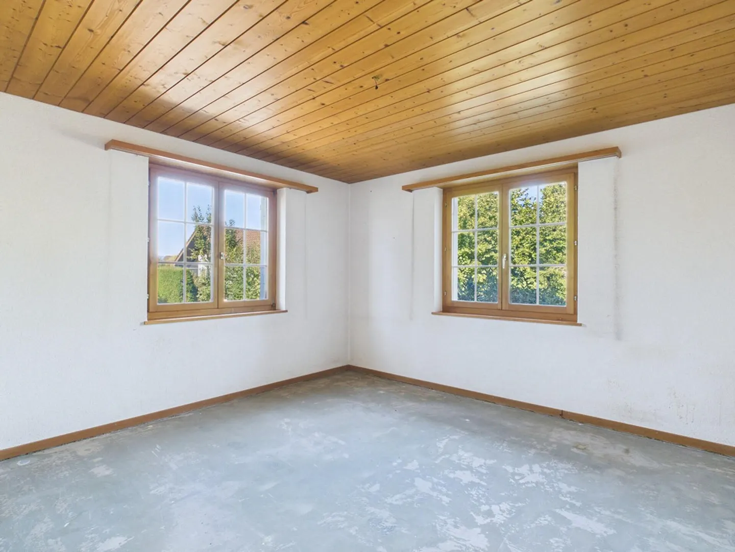Spacious residential house with plenty of outdoor space in an idyllic location - Photo 11 of 19