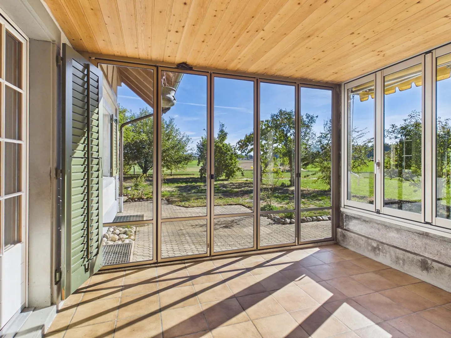 Spacious residential house with plenty of outdoor space in an idyllic location - Photo 8 of 19