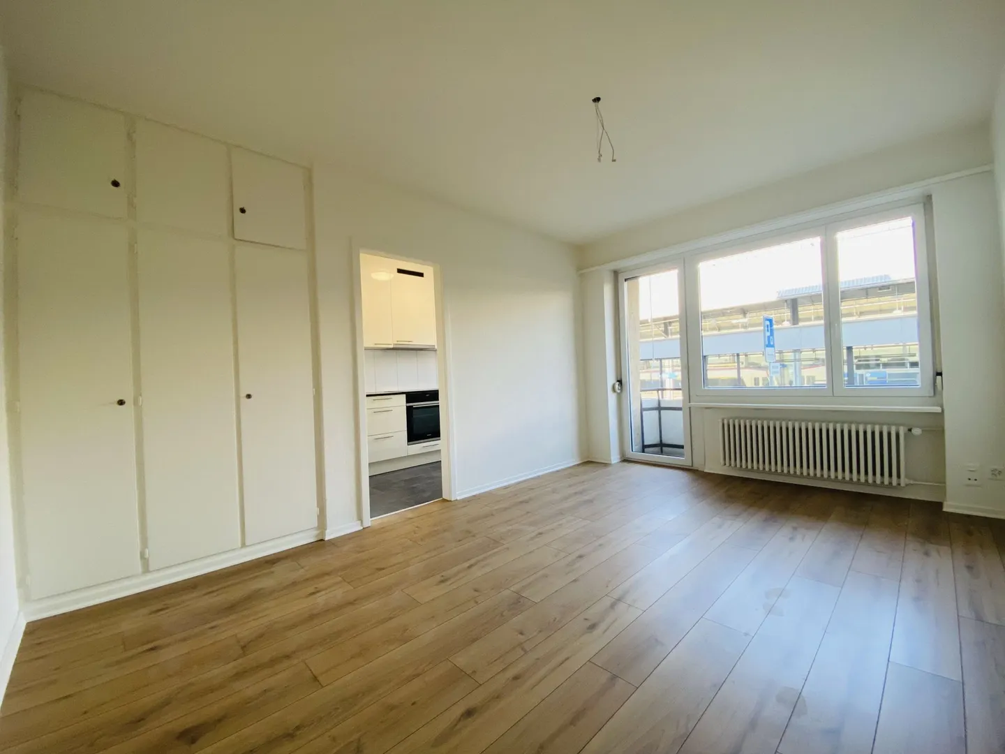 Second occupancy 2.5-room apartment with balcony and cellar (1001) - Photo 4 of 12