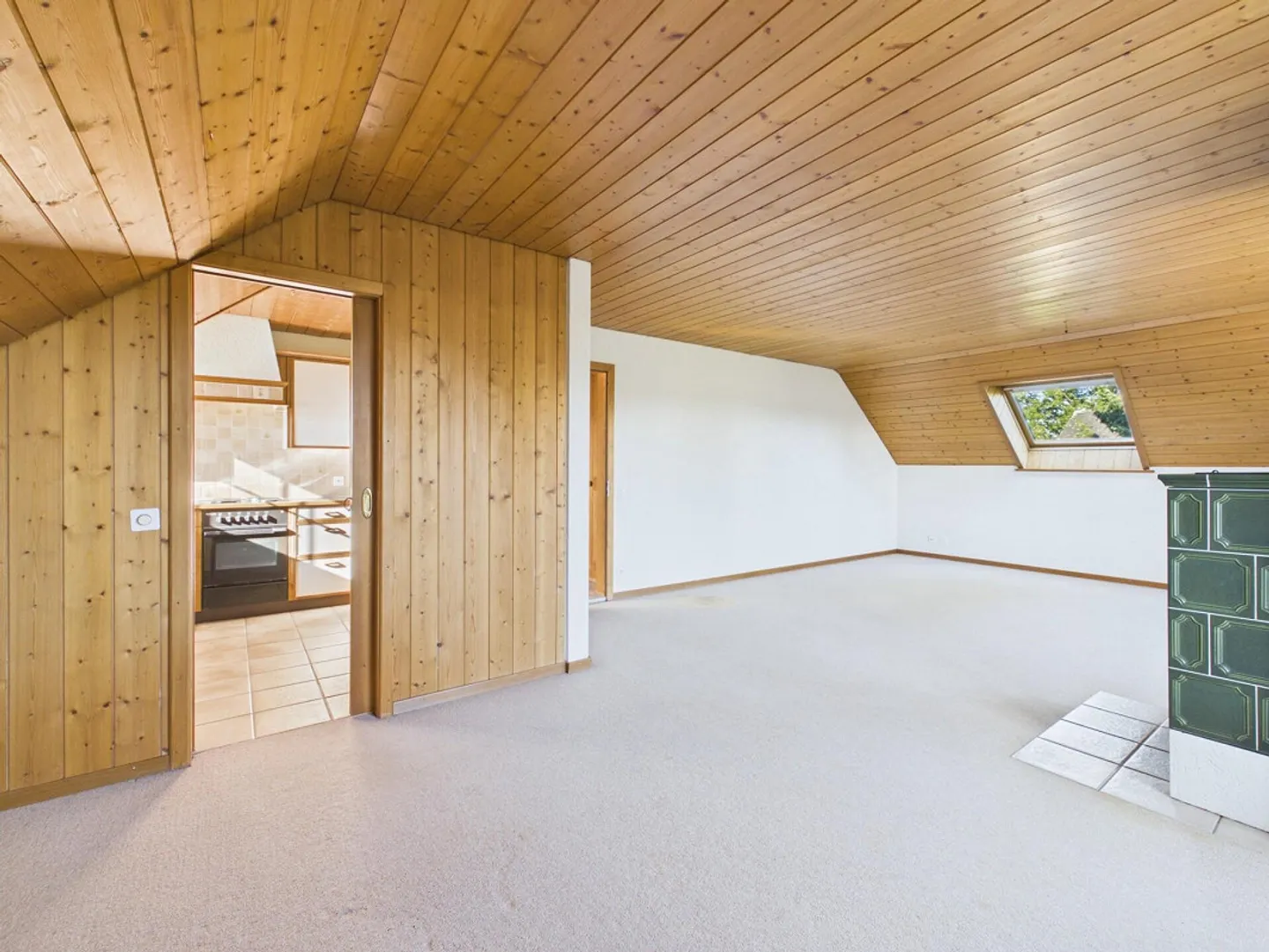 Spacious residential house with plenty of outdoor space in an idyllic location - Photo 14 of 19