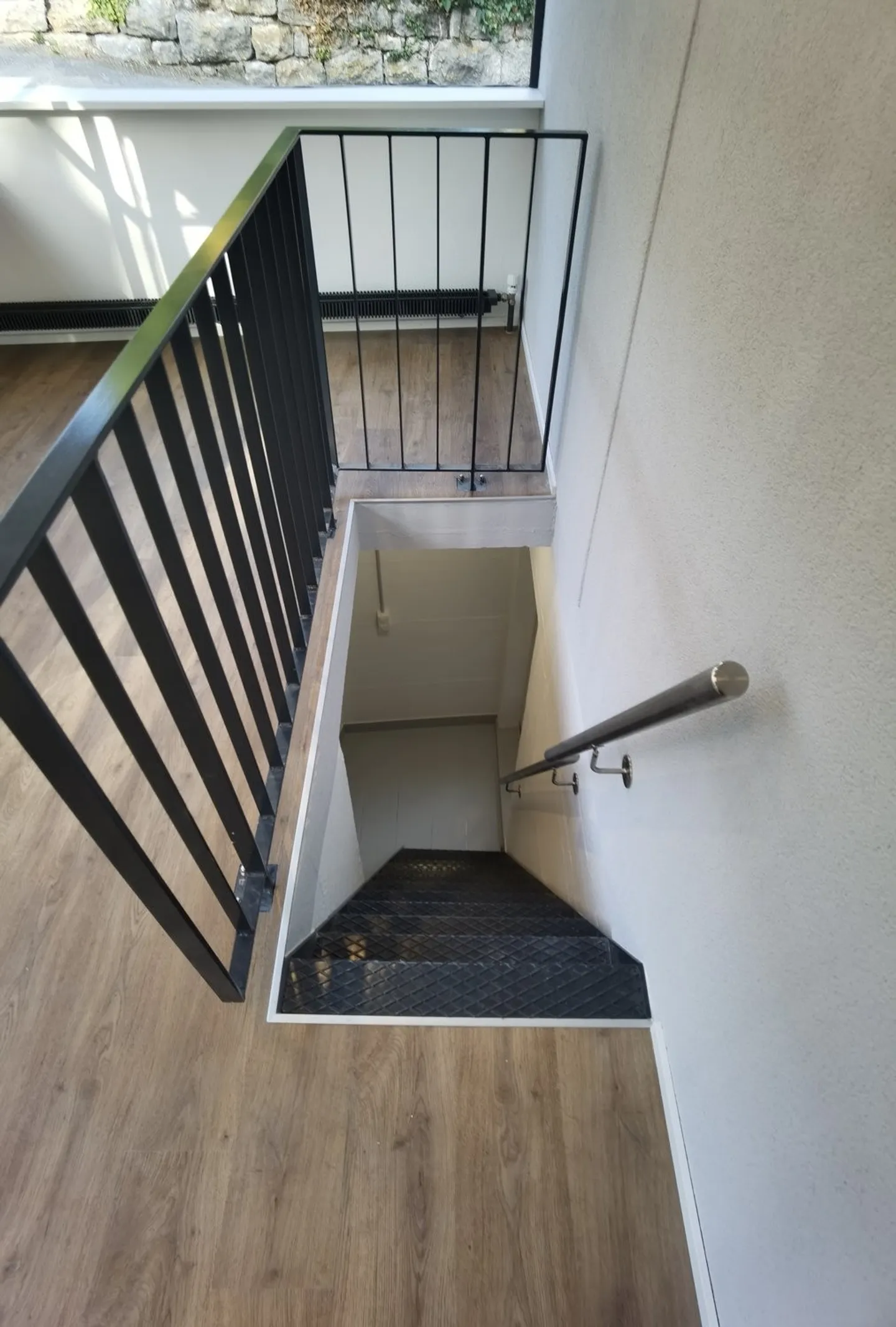 Votre nouveau emplacement à Bienne - lumineux, central et polyvalent - Photo 4 sur 7