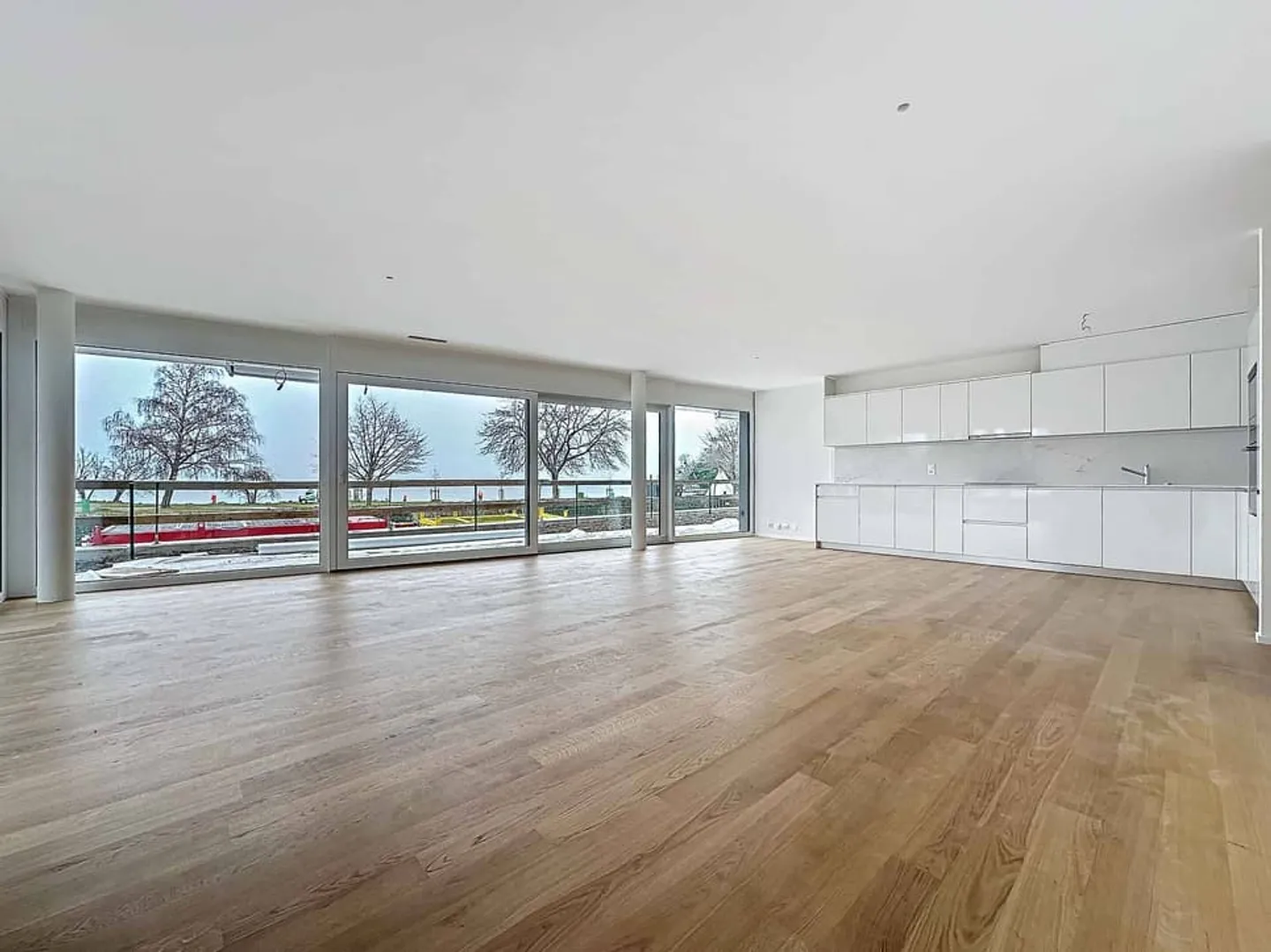 New promotion: 5.5-room apartment with covered terrace and garden - Photo 2 of 12