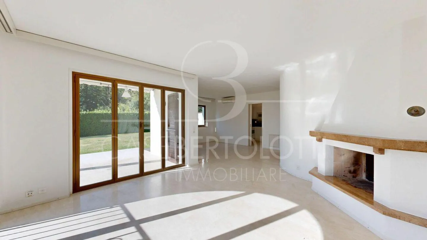 A House That Touches Your Heart - Mediterranean Happiness in Arcegno - Photo 5 of 11