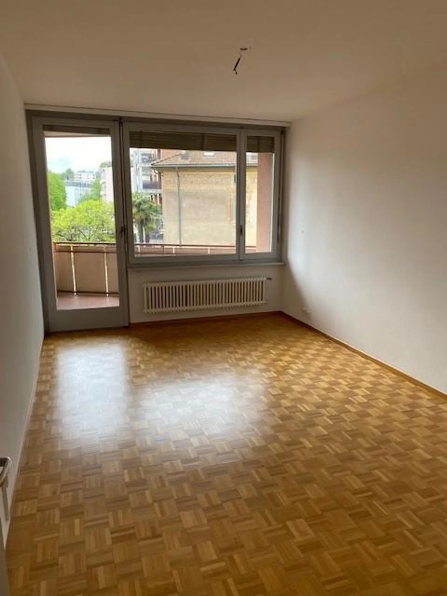 3-ROOM APARTMENT - Photo 3 of 6