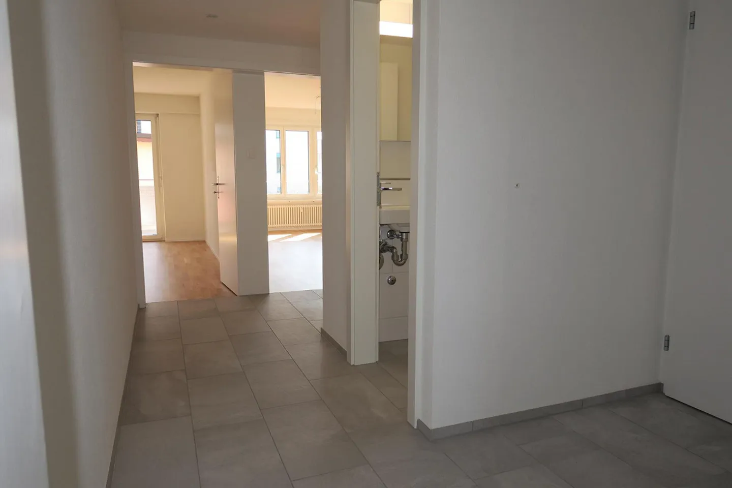 Zentrales Apartment mit Balkonen - Foto 9 von 13