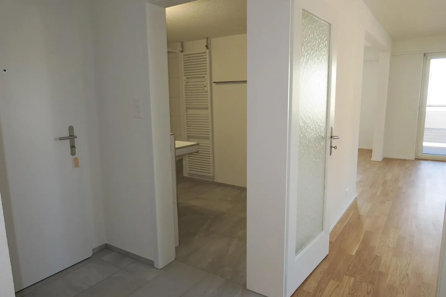 Zentrales Apartment mit Balkonen - Foto 8 von 13