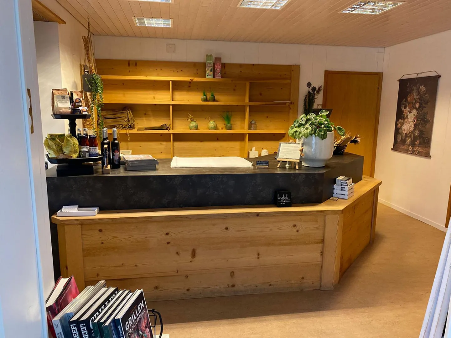 Commercial Spaces & Offices - Photo 17 of 24