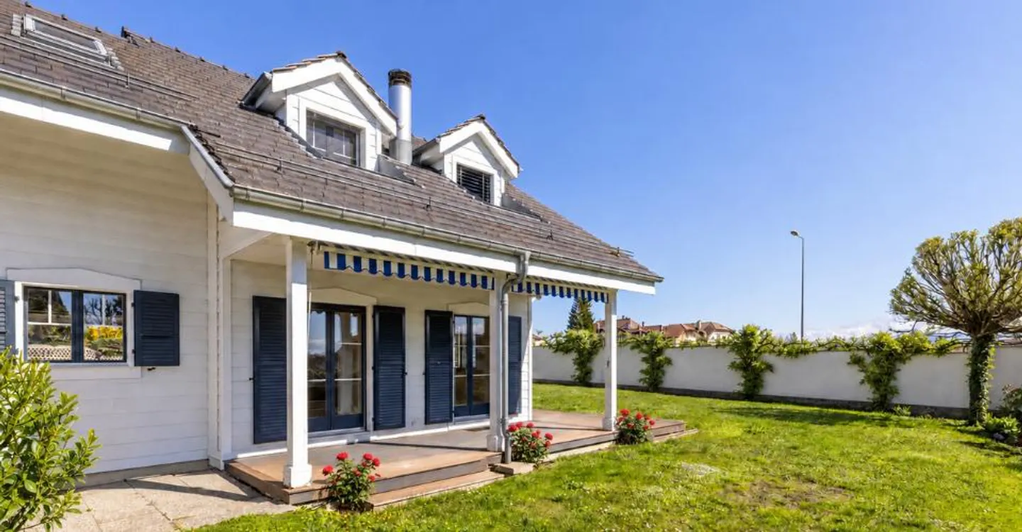 Charming Semi-Detached Villa - Photo 1 of 11