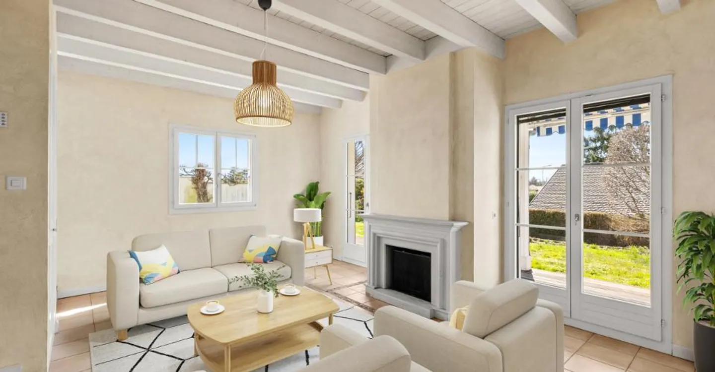 Charming Semi-Detached Villa - Photo 2 of 11
