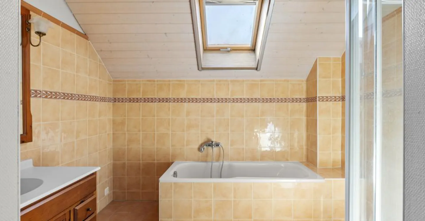 Charming Semi-Detached Villa - Photo 6 of 11