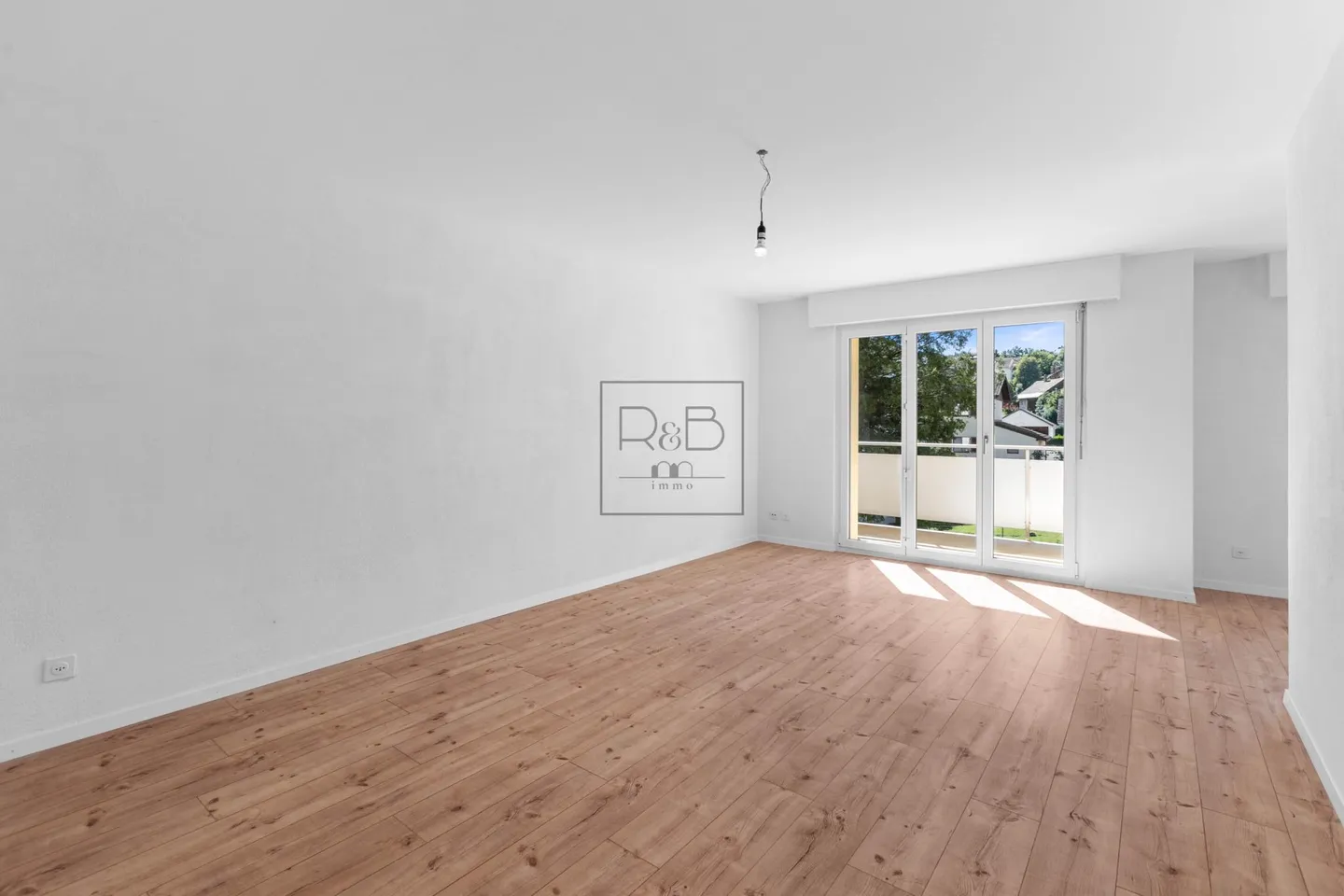 Charming 3.5 Room Apartment - Photo 3 of 10