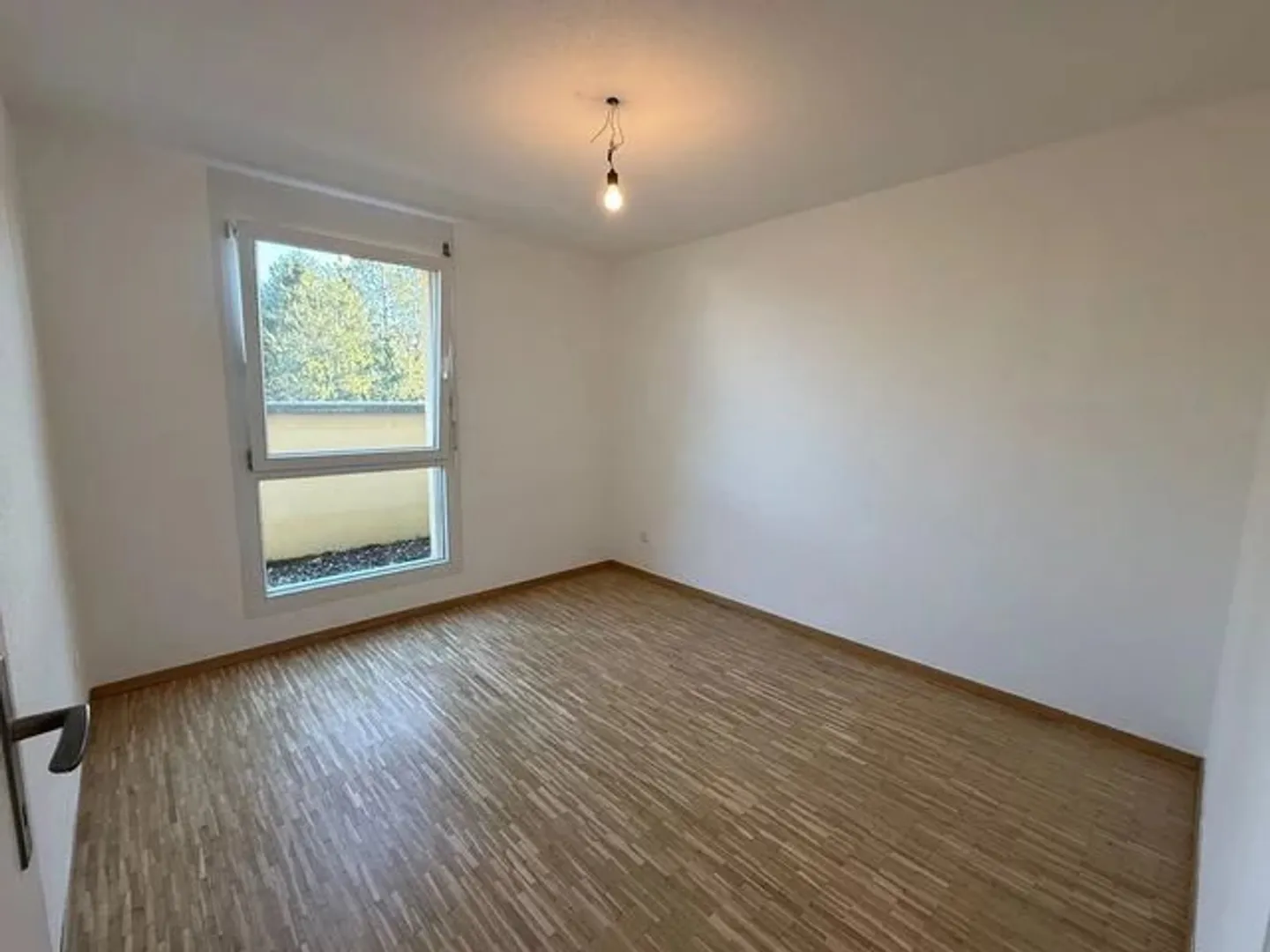 Appartamento con 5.5 stanze al 3° piano - Foto 3 di 8