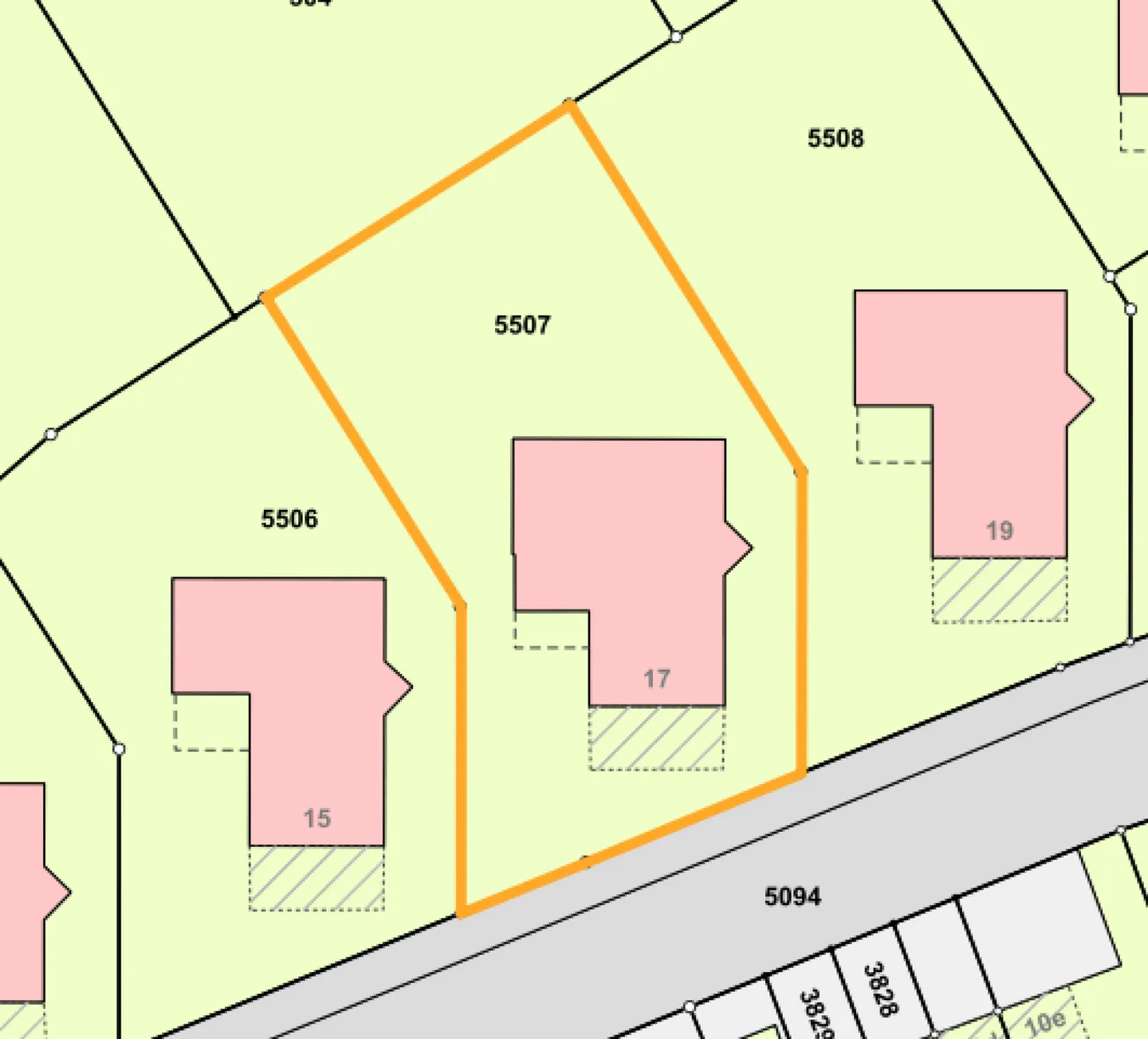 Gepflegtes 4.5-Zimmer EFH mit Garten, Sitzplatz, 2 Nasszellen, Garagenbox und Parkplatz - Foto 13 von 13