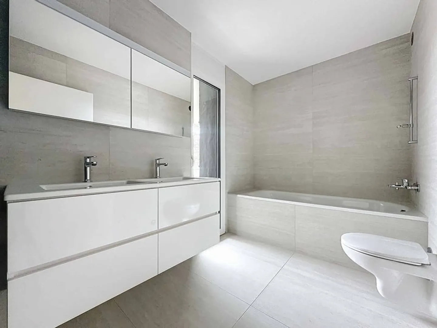 New promotion: 5.5-room apartment with covered terrace and garden - Photo 8 of 12