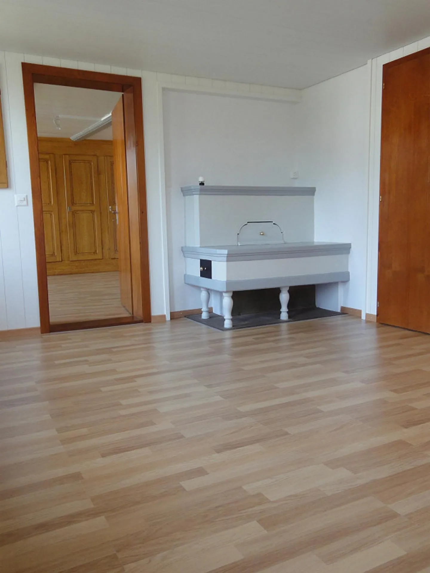 3.5 room apartment old building - Photo 2 of 5