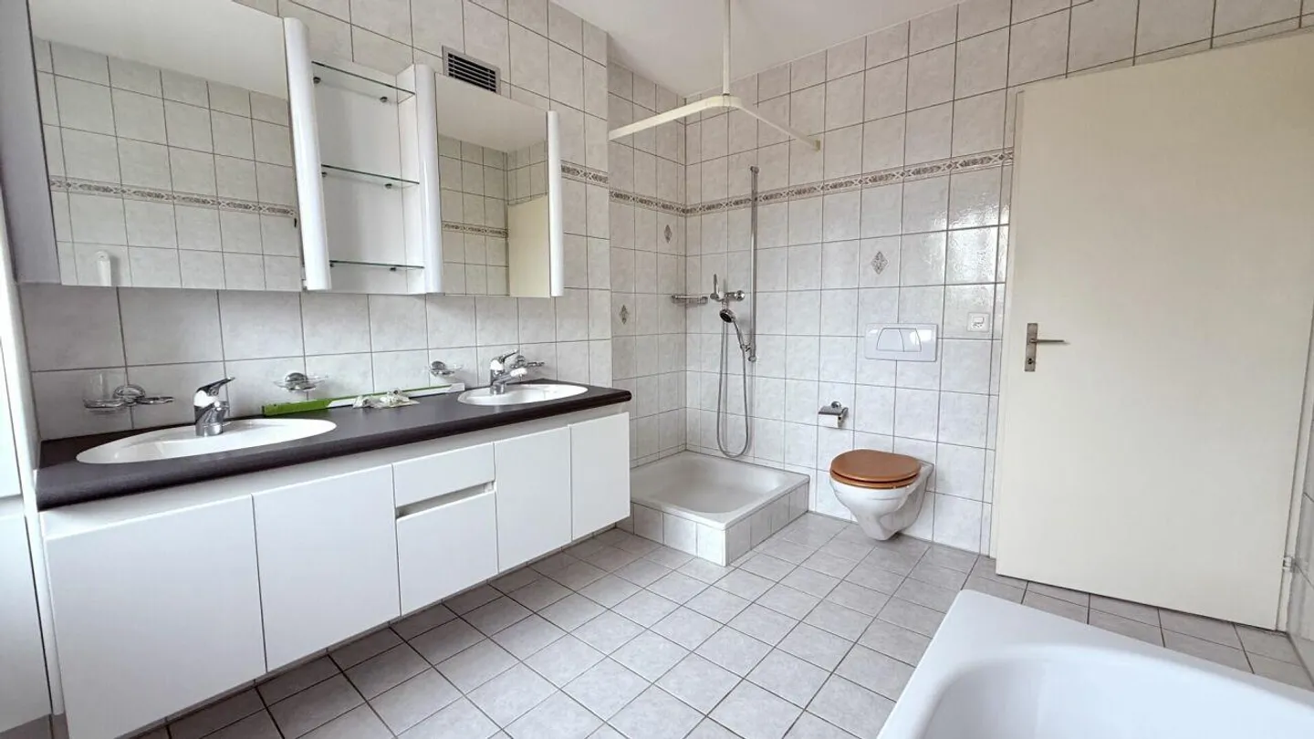 Gepflegtes, freistehendes Einfamilienhaus in ruhigem Quartier - Foto 21 von 30