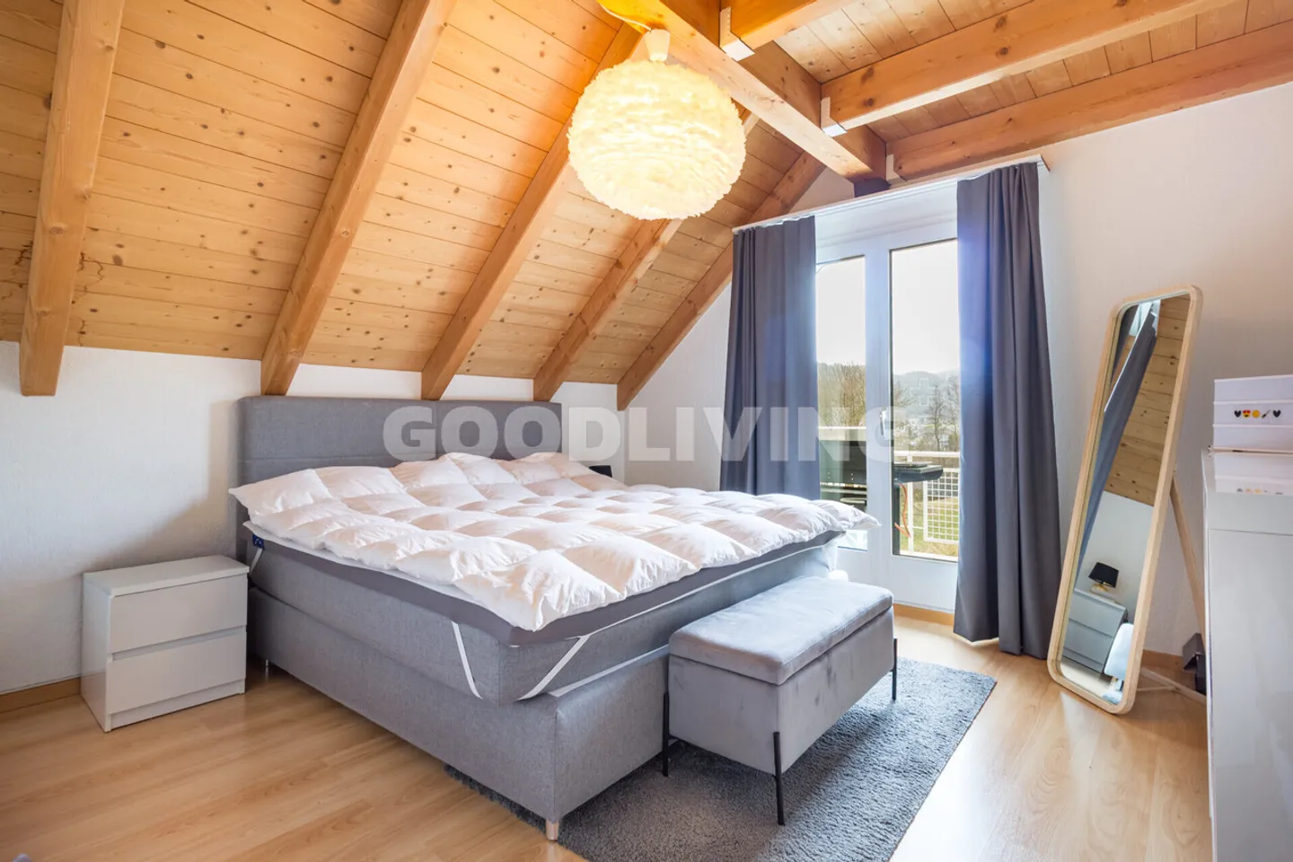 Duplex with gallery and large room volume - Photo 5 of 7