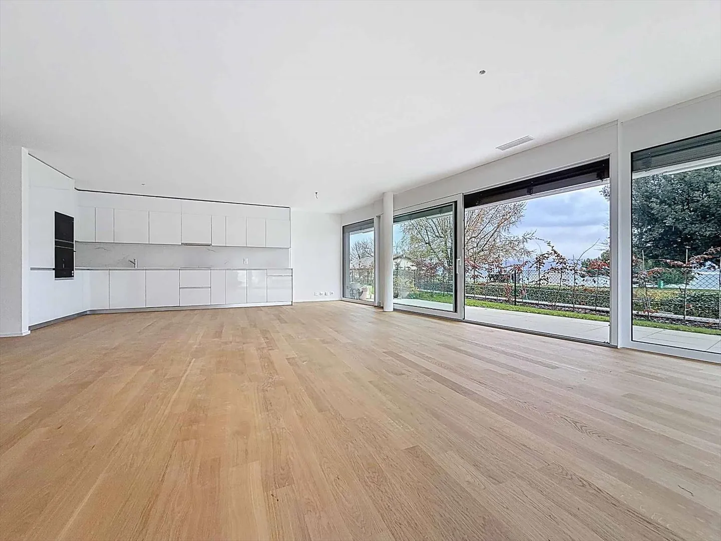 Neue Promotion: 5.5-Zimmer-Wohnung mit überdachter Terrasse und Garten - Foto 2 von 13