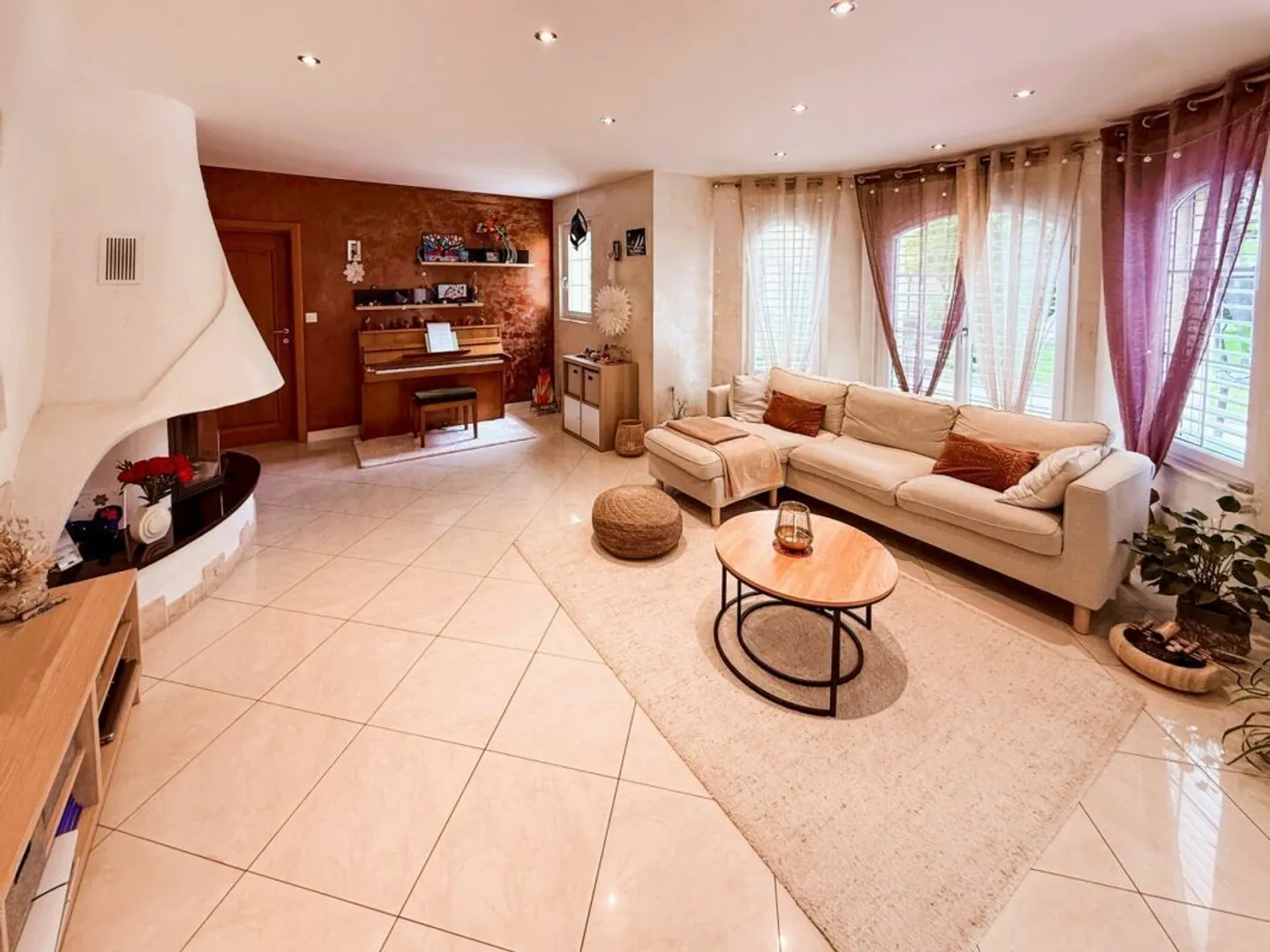 Stunning 4.5-room attached house with private garden and fireplace. - Photo 5 of 18