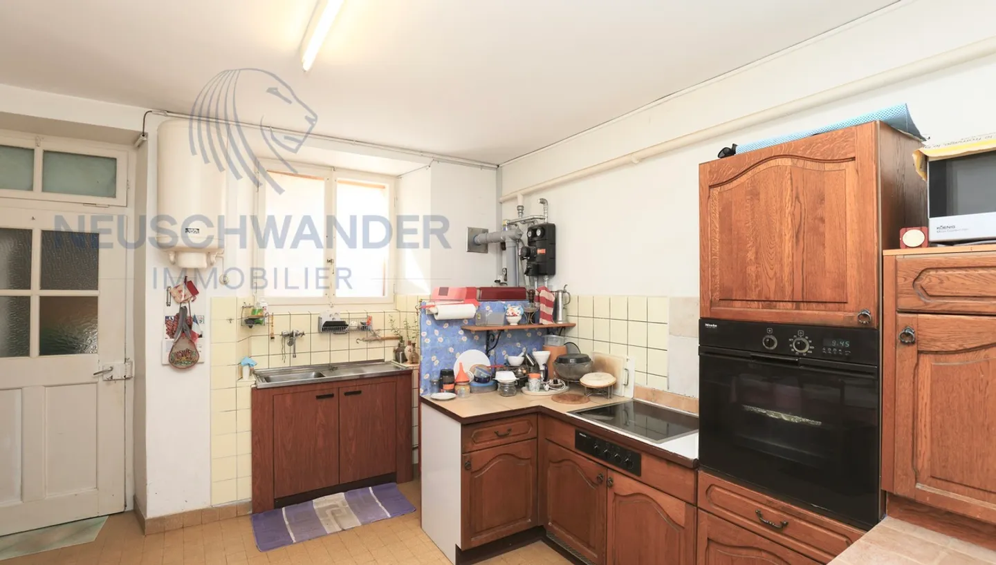 Building with two well-located apartments, close to all services - Photo 4 of 8