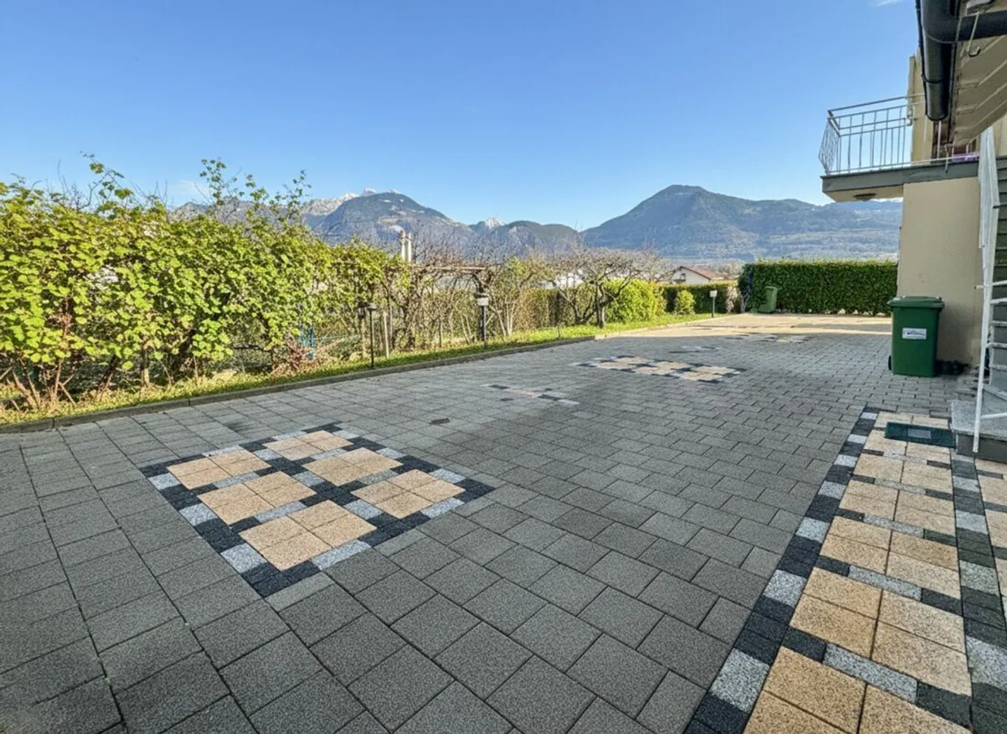 Stunning 4.5-room attached house with private garden and fireplace. - Photo 18 of 18