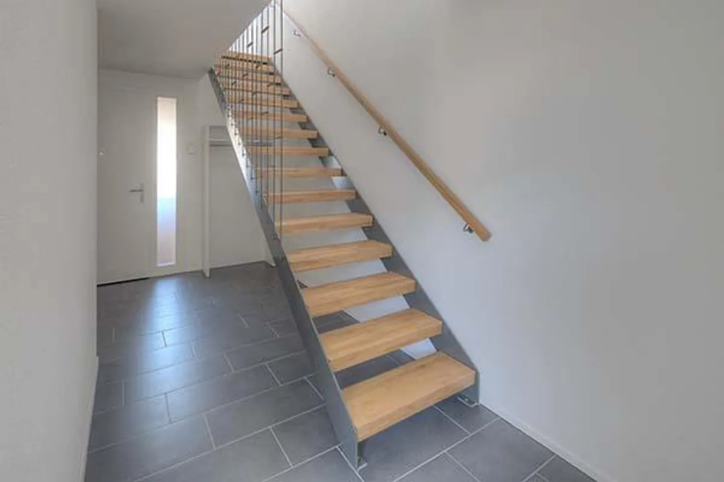 Appartement moderne avec grande terrasse - Photo 5 sur 6