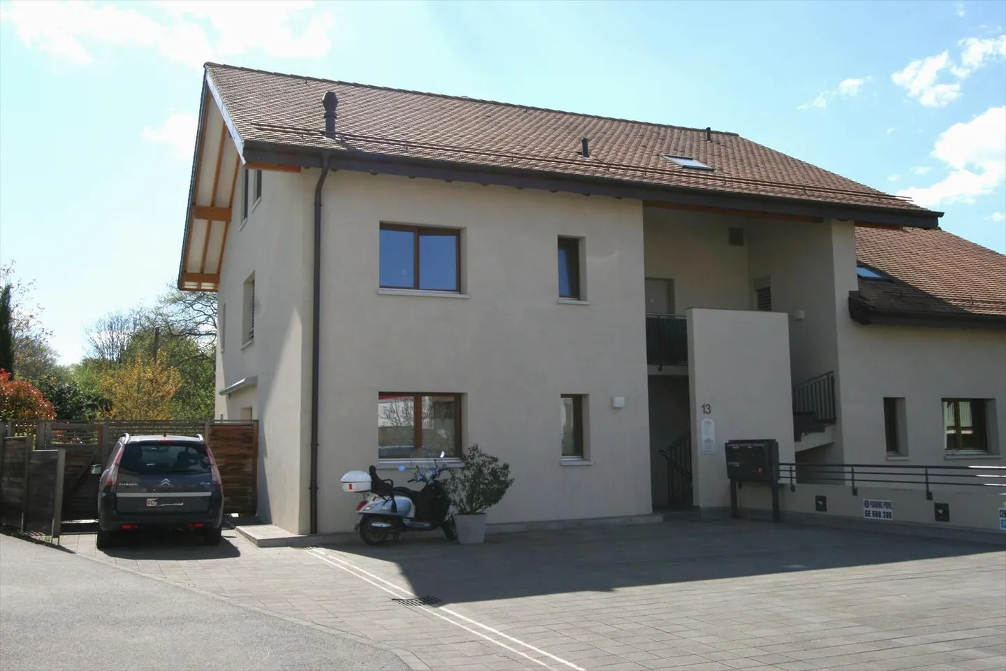 Duplex-Wohnung mit 7,5 Zimmern und Terrasse in Bernex - Foto 1 di 6