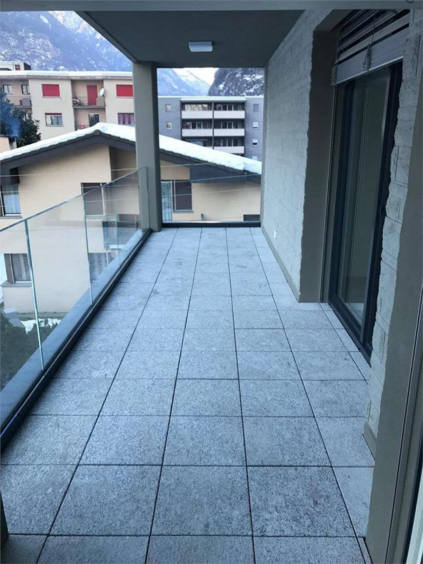 Appartamento recente con ogni comfort - Foto 5 di 8