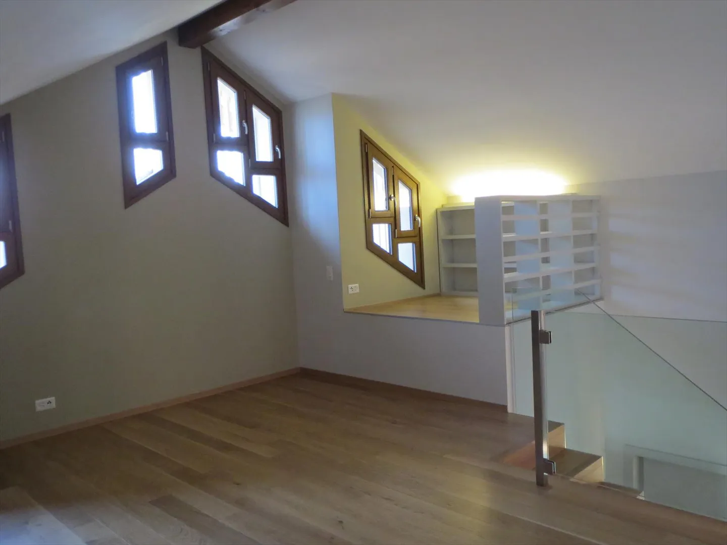 Duplex-Wohnung mit 7,5 Zimmern und Terrasse in Bernex - Foto 5 di 6