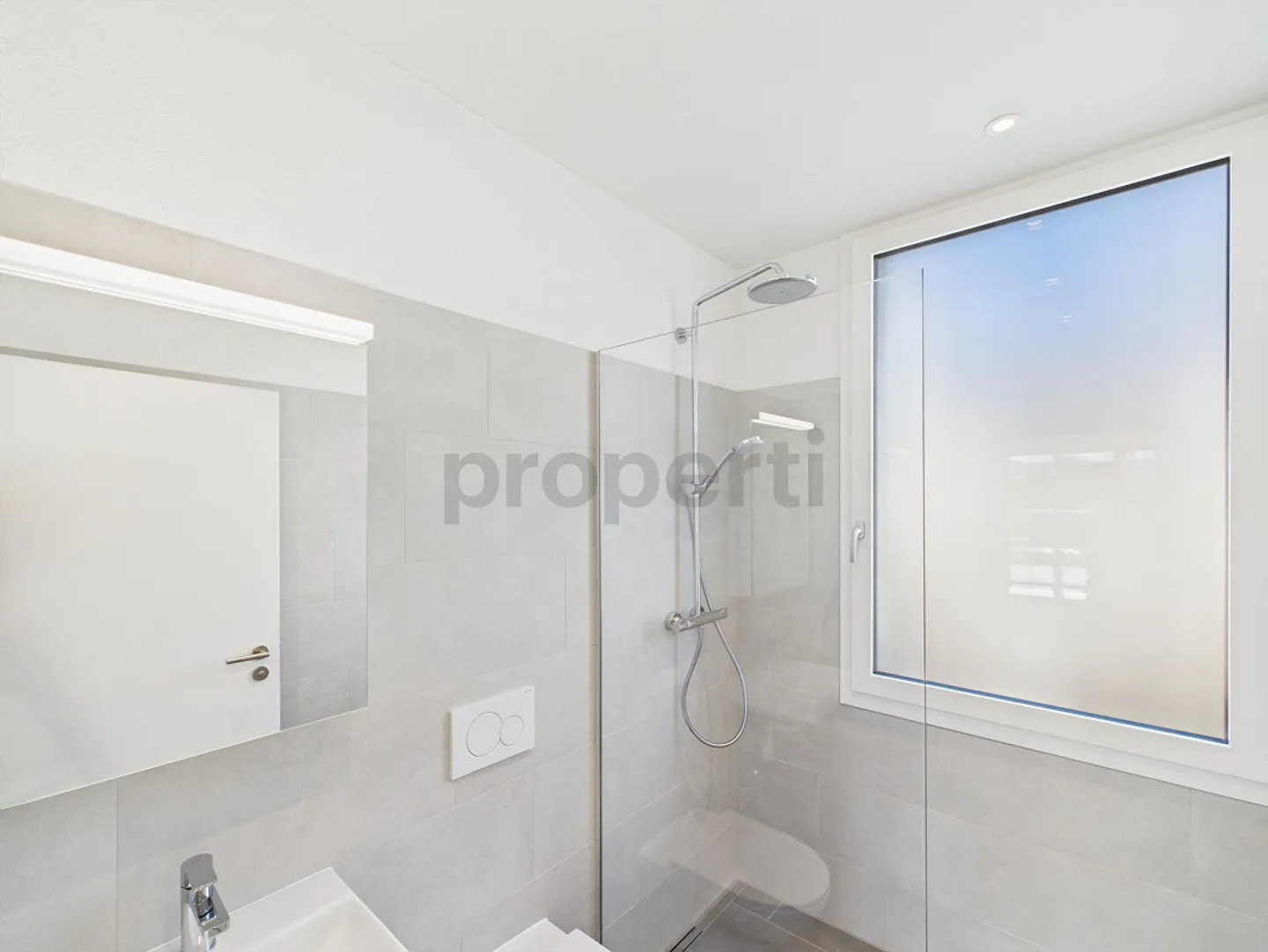 Charming 3.5-Room Apartment in the Heart of Oberwil - Photo 9 of 19