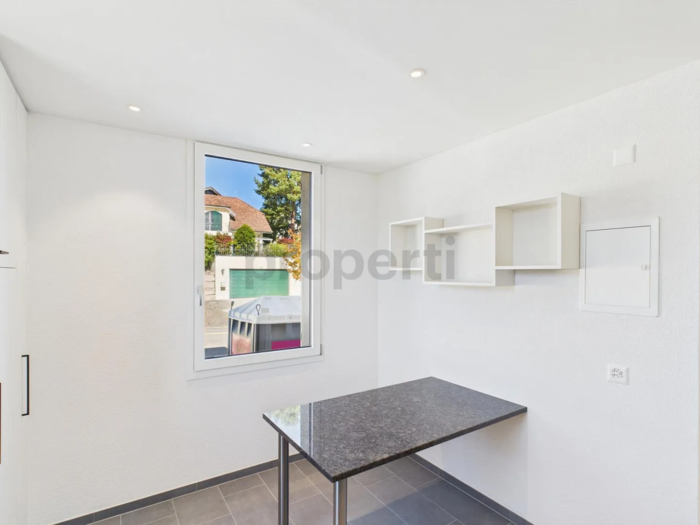 Charming 3.5-Room Apartment in the Heart of Oberwil - Photo 10 of 19