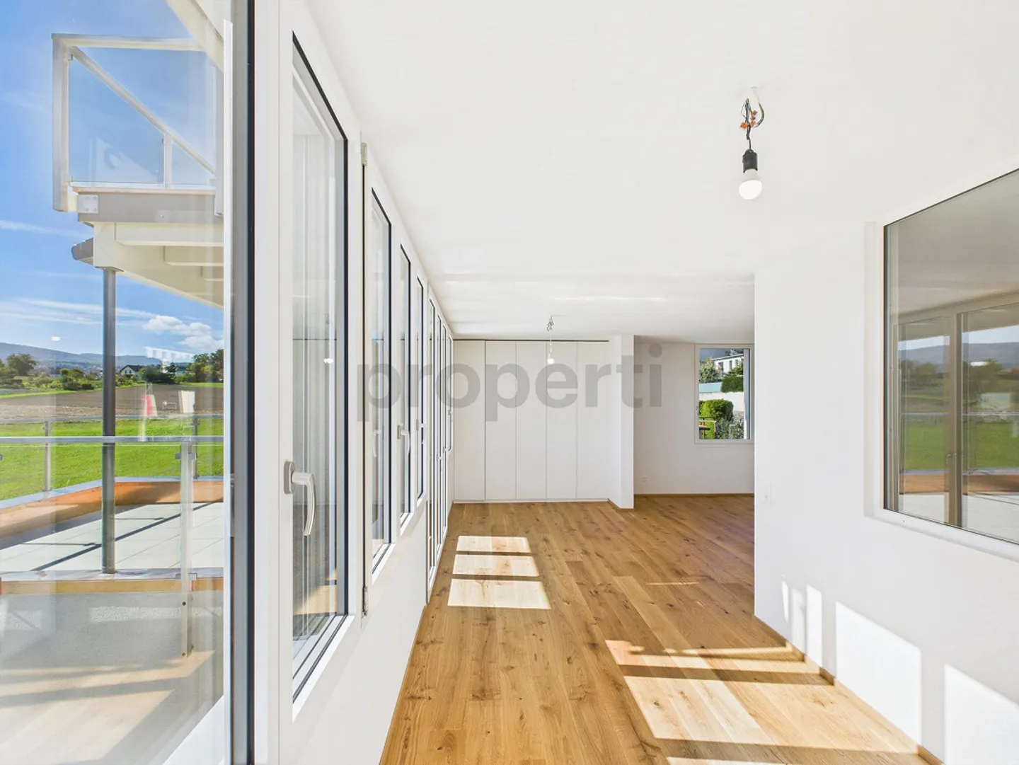 Charming 3.5-Room Apartment in the Heart of Oberwil - Photo 4 of 19