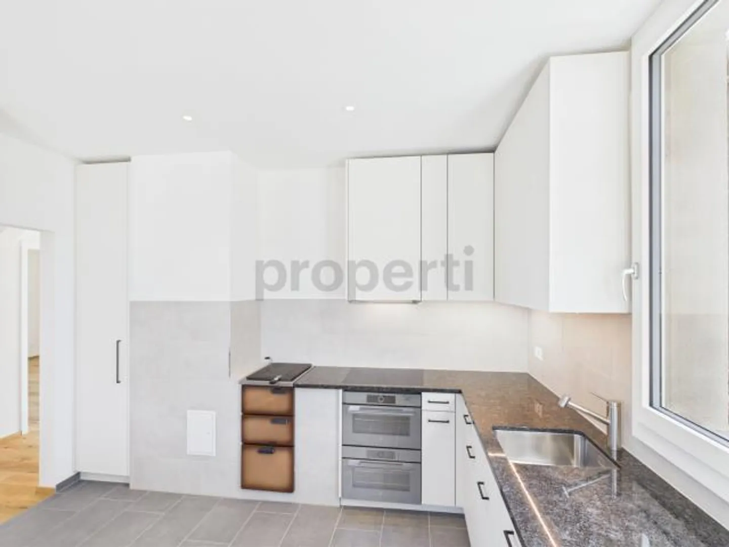 Charming 3.5-Room Apartment in the Heart of Oberwil - Photo 16 of 19