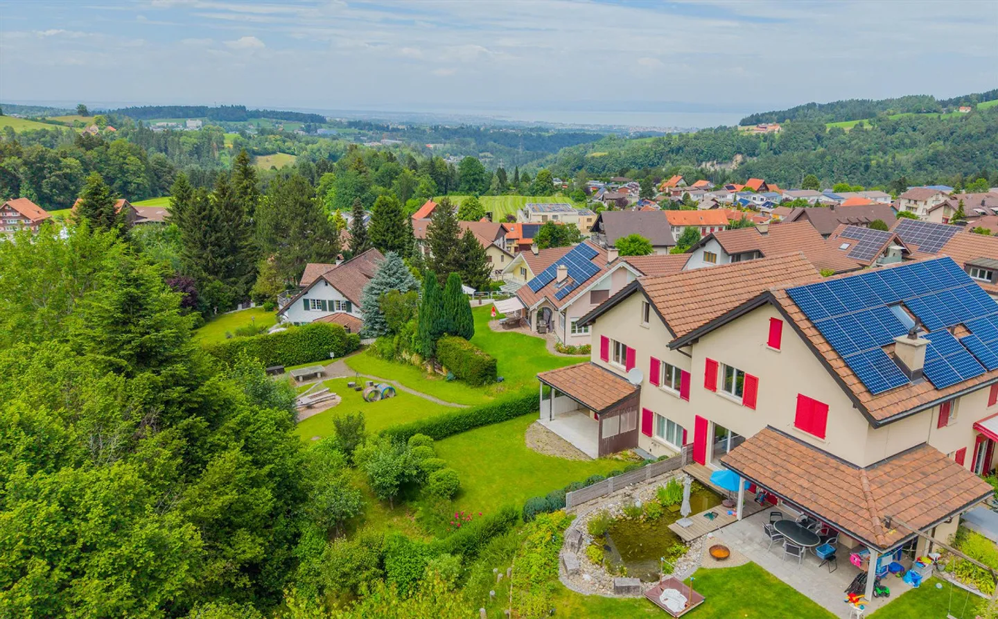 Single-family house with garden, seating area, double garage and Lake Constance view - Photo 1 of 29