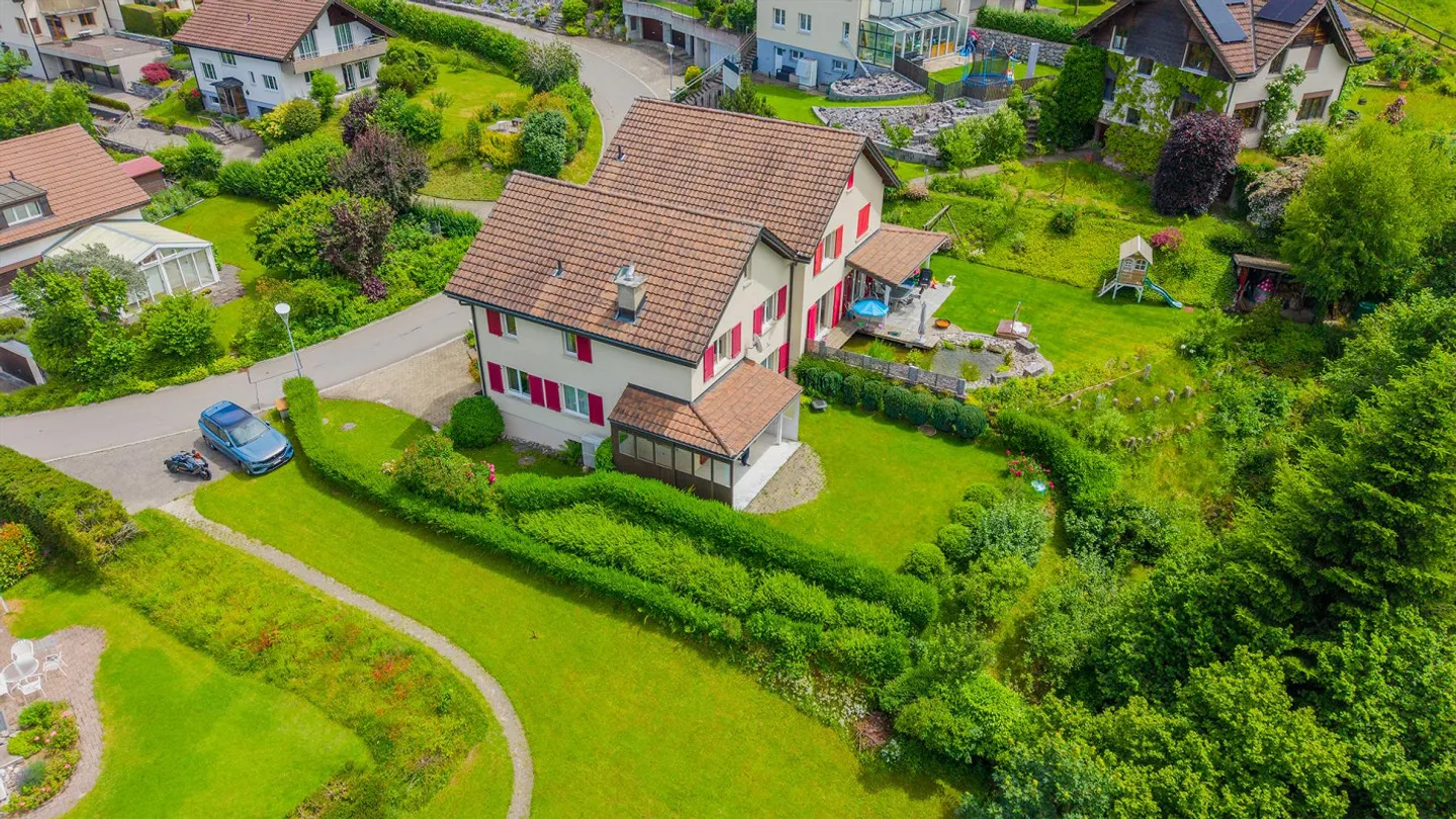 Single-family house with garden, seating area, double garage and Lake Constance view - Photo 2 of 29