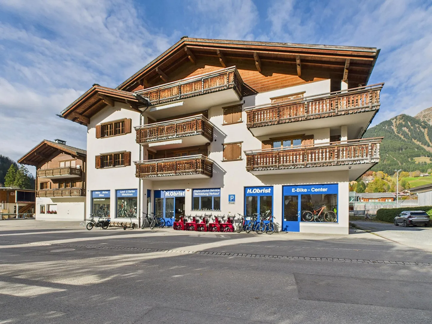 Bright 4.5-room apartment with fireplace in Klosters - 1st and 2nd residence... - Photo 13 of 14