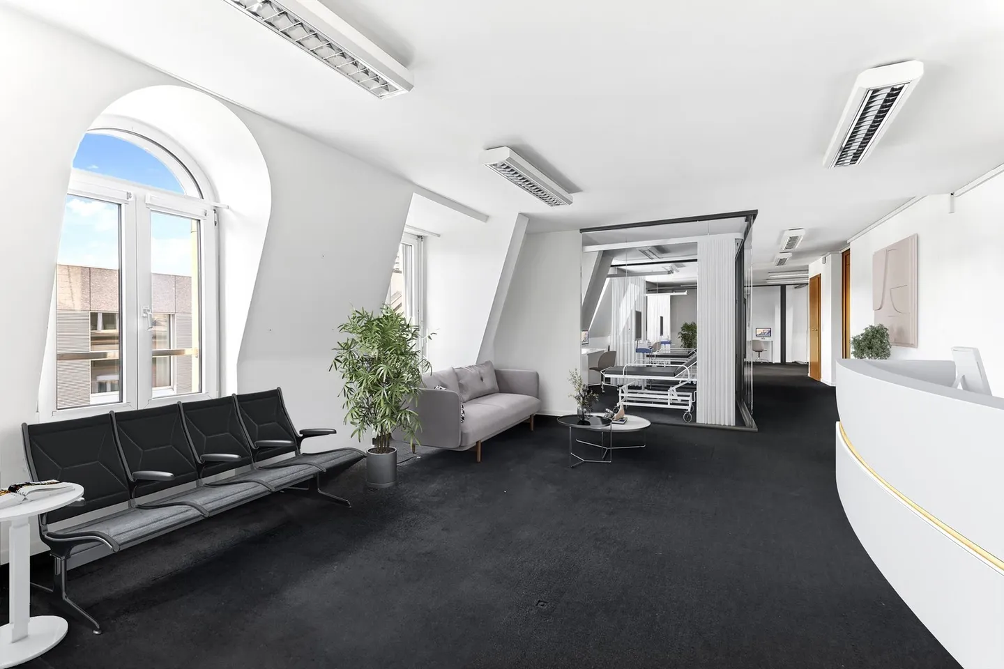 Office space for rent - Photo 1 of 6