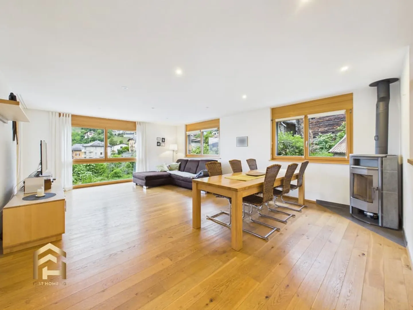 Maison individuelle moderne et lumineuse avec un espace généreux - Photo 3 sur 13