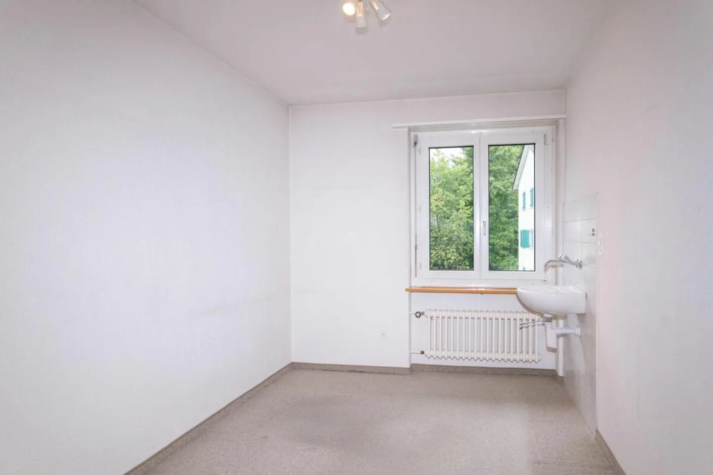Appartement bien entretenu dans un quartier calme incluant 1 place de parking - Photo 9 sur 10