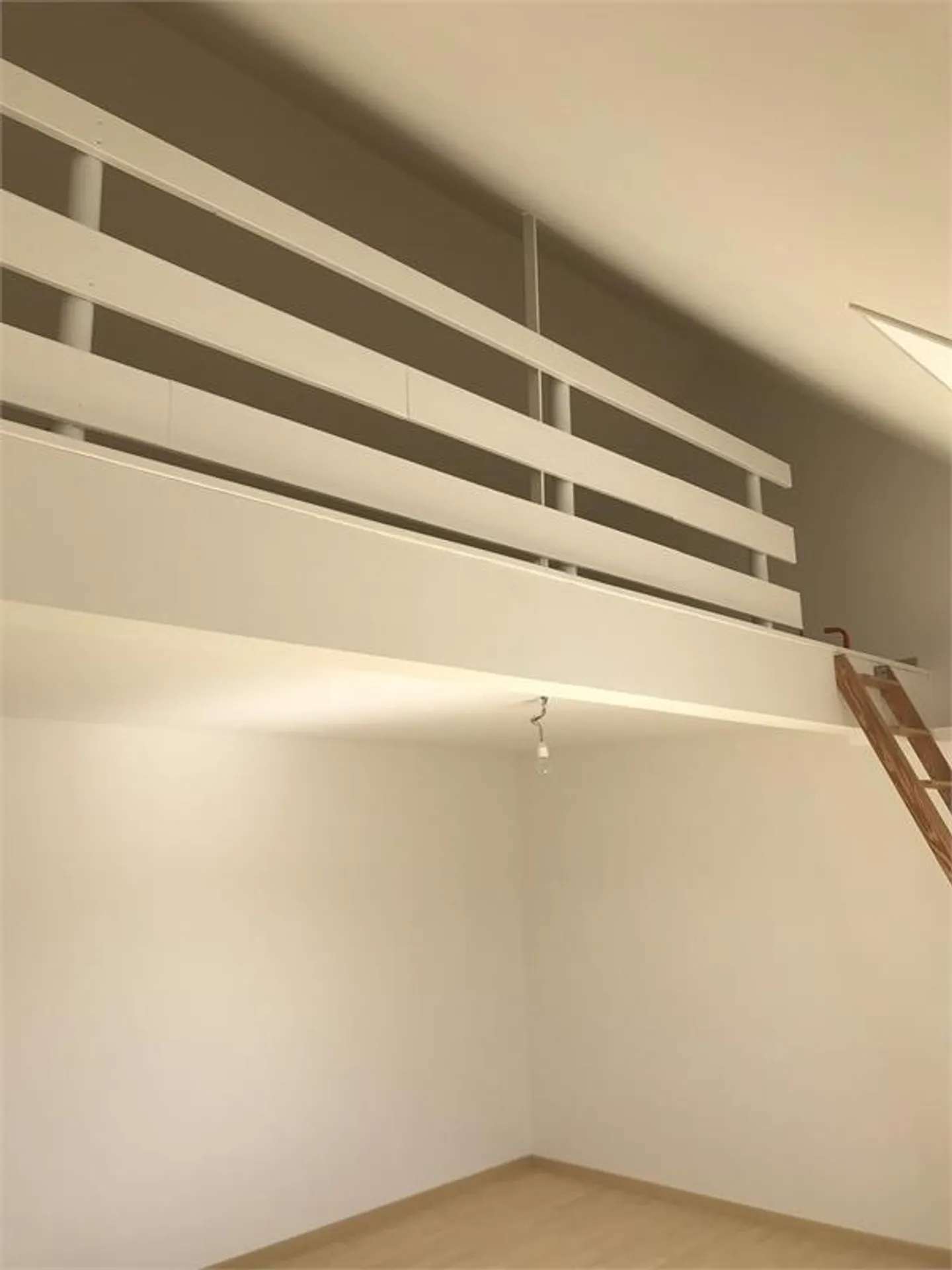 Casa unifamiliare sulla pendenza soleggiata - Foto 10 di 13