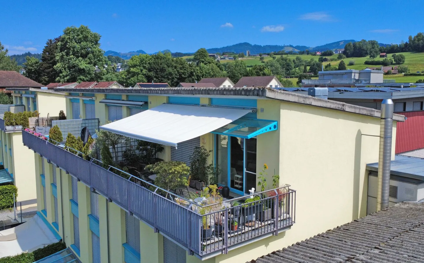 Appartement en duplex de 4,5 pièces avec terrasse et vue dégagée - Photo 7 sur 11