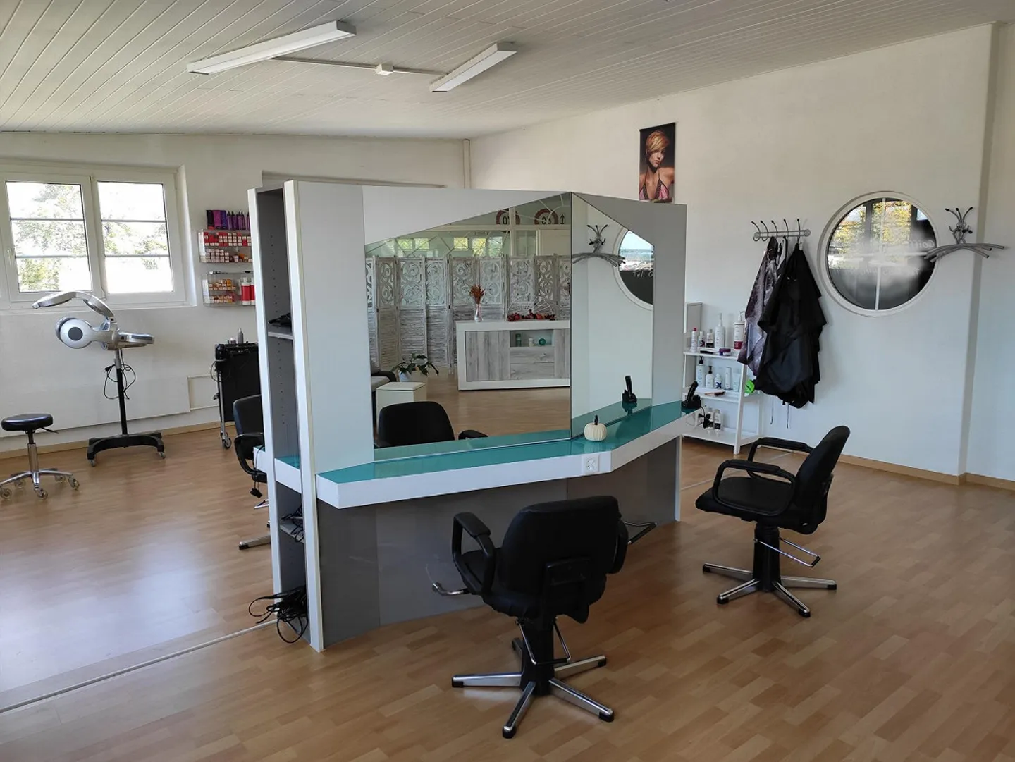 Cercasi nuovo inquilino per salone di bellezza - Foto 1 di 4
