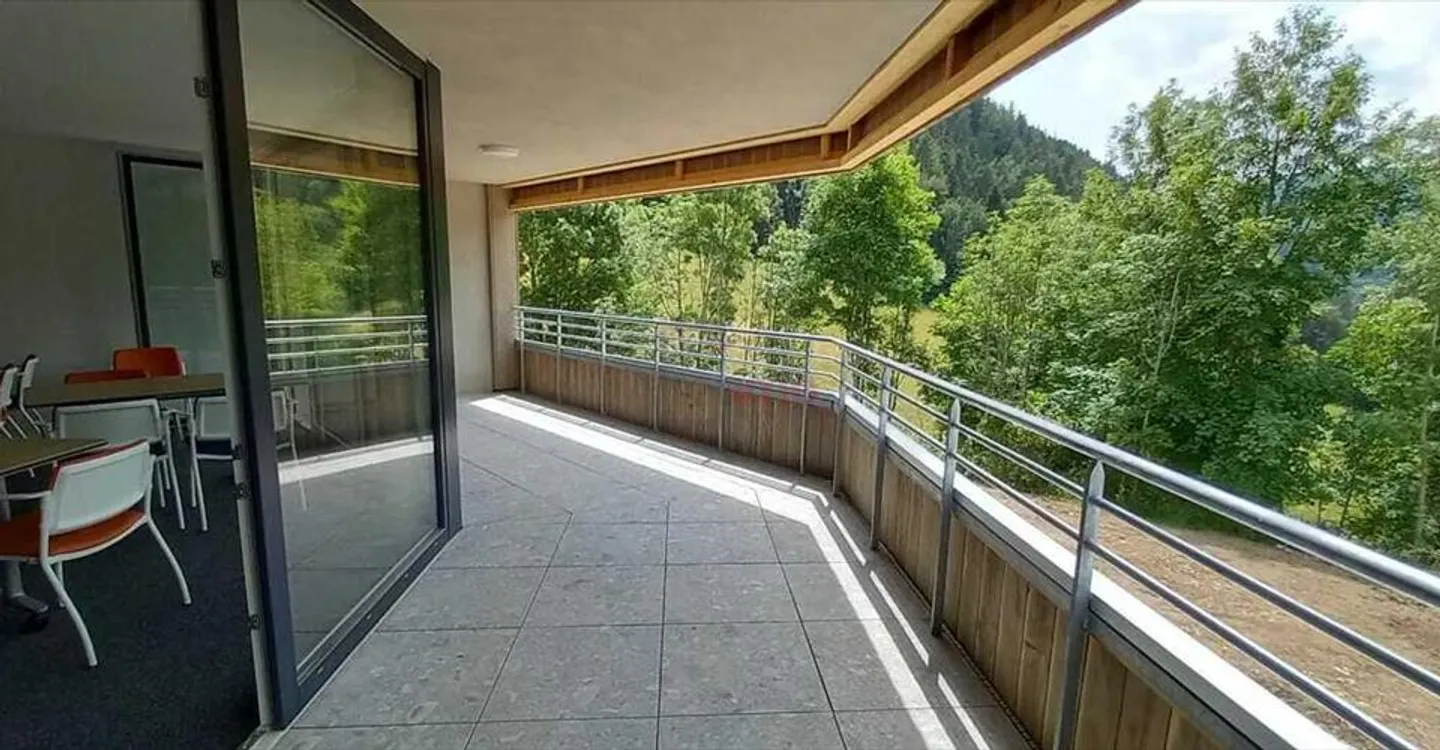 Modern Apartment with Scenic Views - Photo 7 of 12