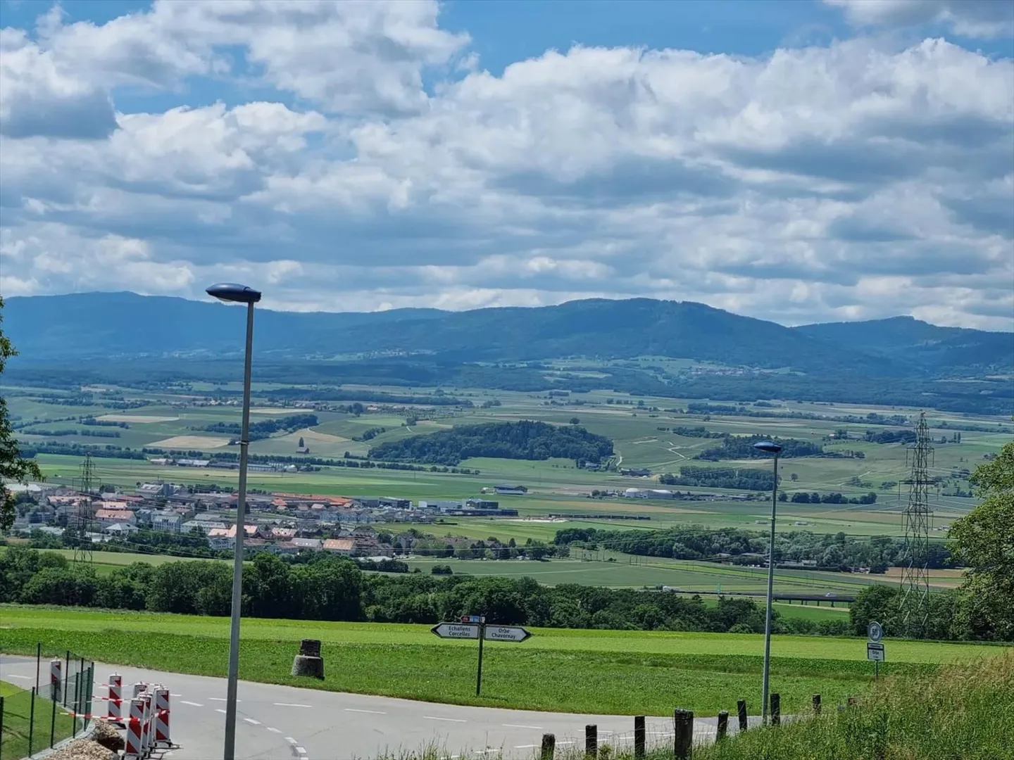 Costruzione recente, casa di 5.5 stanze su 3 livelli - Foto 3 di 11