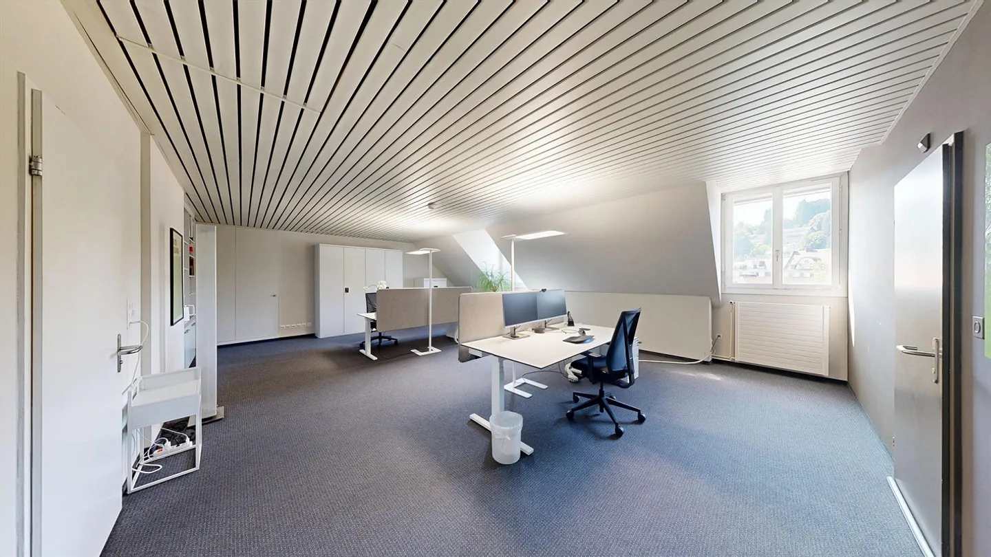 Your office in a central location - Photo 3 of 6