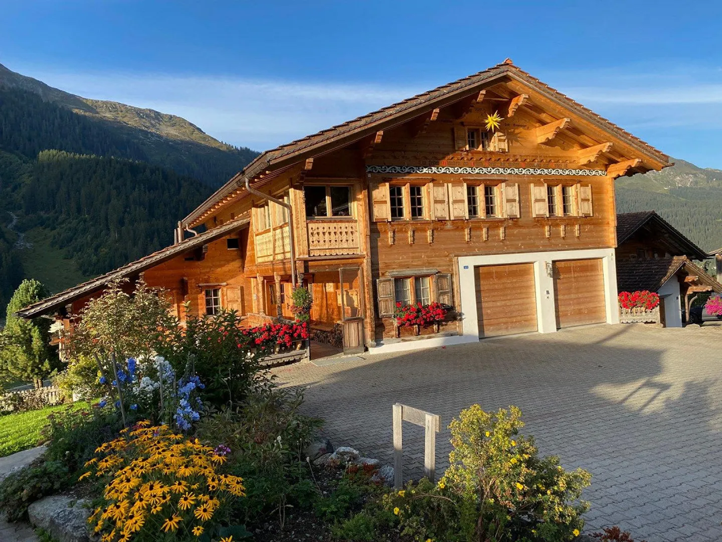 Appartamento con terrazza di 4,5 stanze con panorama alpino a Klosters-Monbiel - Foto 3 di 13