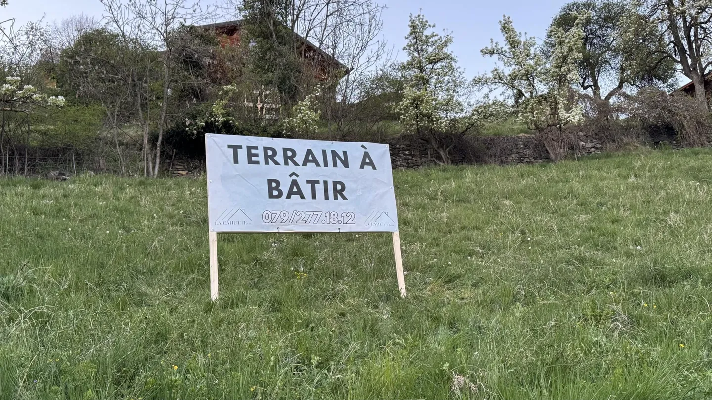 Constructible plot for sale - Photo 1 of 4