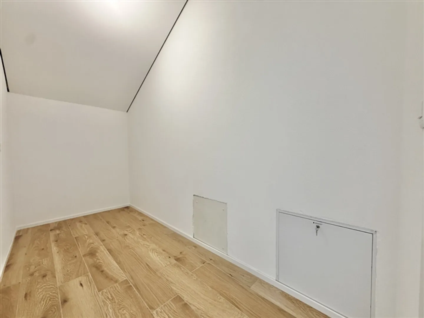 Neue und moderne Villa mit 2,5 unabhängigen Zimmern, grüne Umgebung - Foto 9 von 20