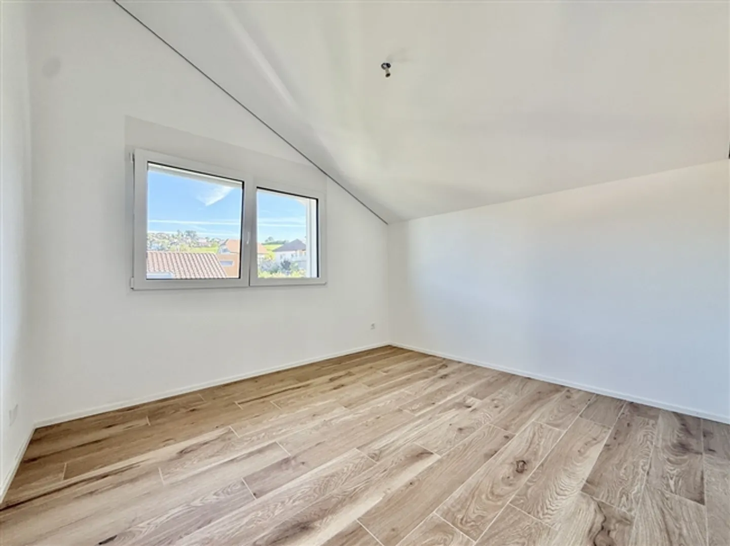 Neue und moderne Villa mit 2,5 unabhängigen Zimmern, grüne Umgebung - Foto 15 von 20